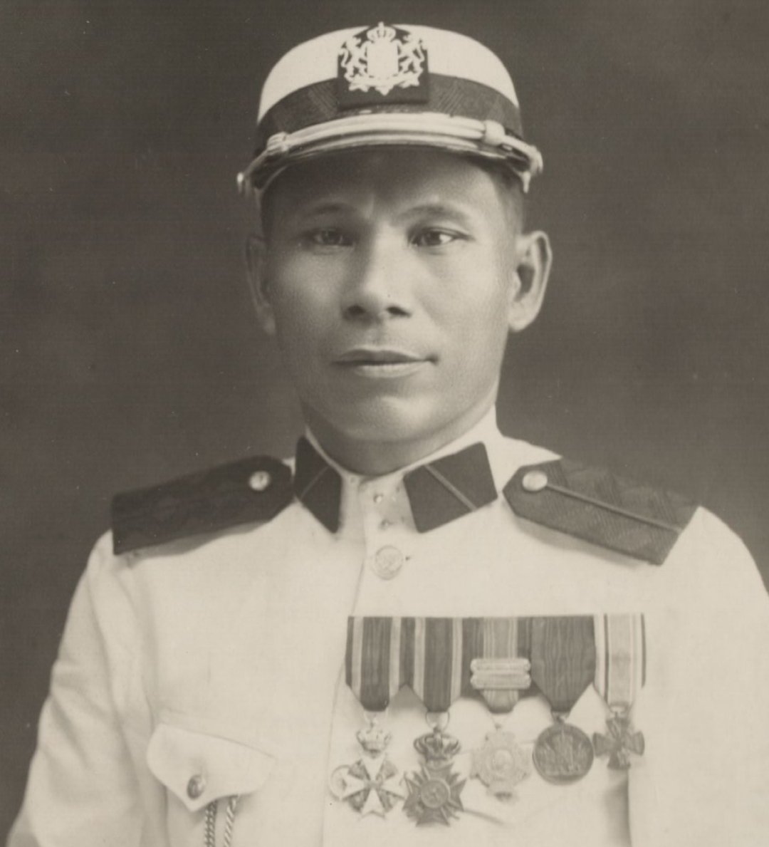 Keterangan foto: Marechaussee asal Menado, L.H. Enoch, anggota Korps Marechaussee, di bawah komando Letnan Satu H.J. Smith, diperkirakan berada di Kota Tangse.(Tahun: circa 1910 Koleksi foto: KITLV 115014 - upload Engel Yong)