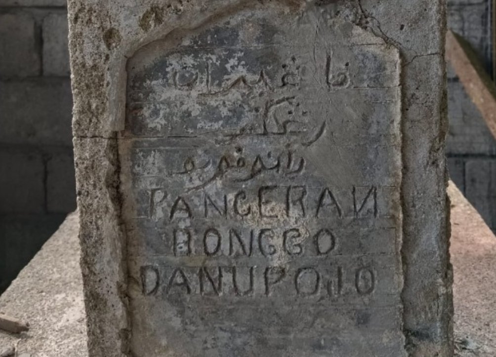 Makam Pangeran Ronggo Danupojo di Tondano (man/pojokmanado.com)