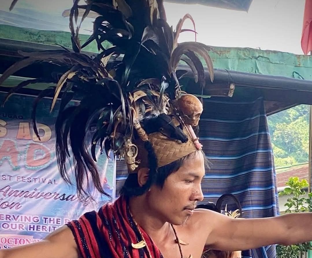 Tarian perang Suku Igorot yang berasal dari wilayah Pegunungan Cordillera di bagian utara Pulau Luzon, Filipina. (2026, ist)