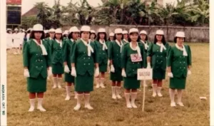 Ibu-ibu PKK Desa Wolaang Oktober 1990 (F. Wullur)