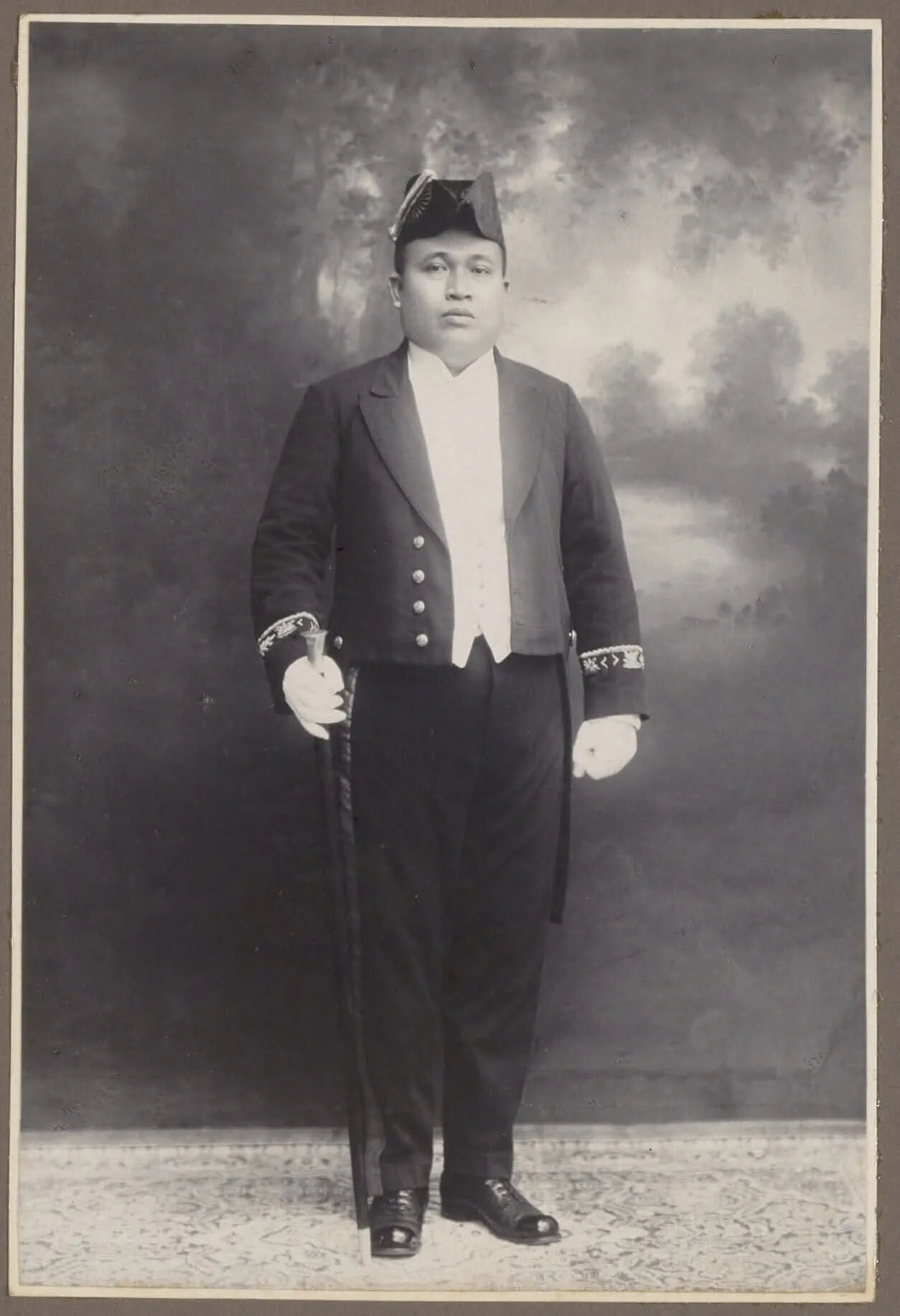 P. A. Mandagie, ca. 1920, Menado, Noord Celebes (Nationaal Museum van Wereldculturen) 